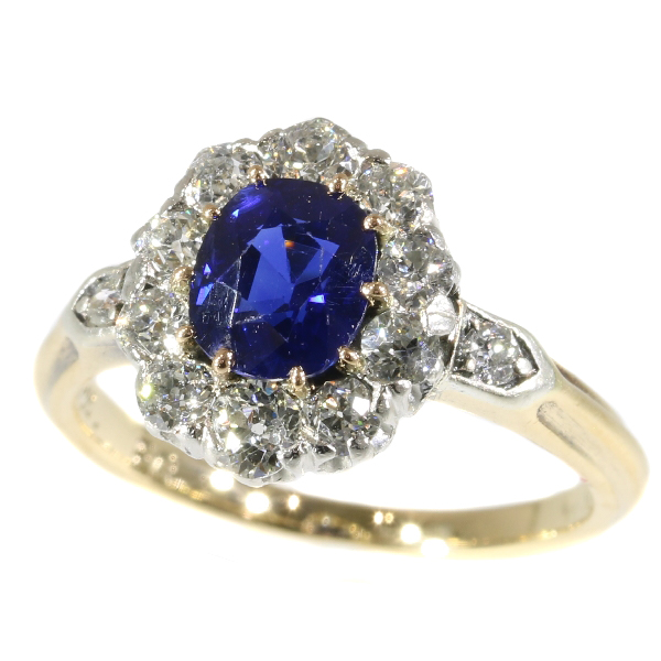 Late Victorian diamond engagment ring with beautiful Burma sapphire